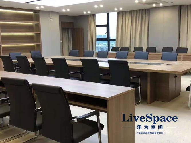 上海数字科技公司办公家具案例 品源定制工厂打造科技办公新体验